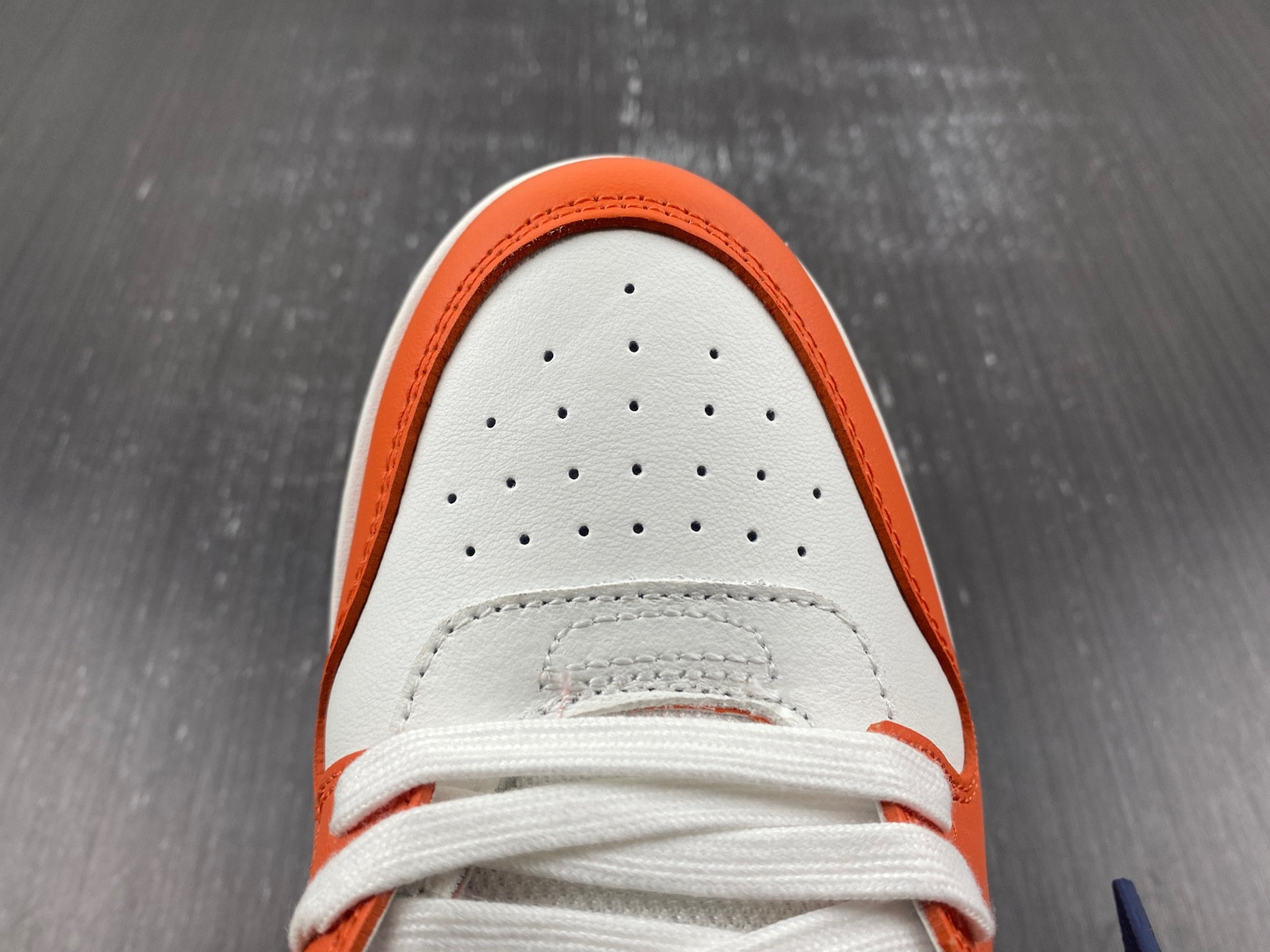 OF™ C/O VIRGIL ABLOH OUT OF OFFICE LOW-TOP LEATHER SNEAKERS ‘OOO“
