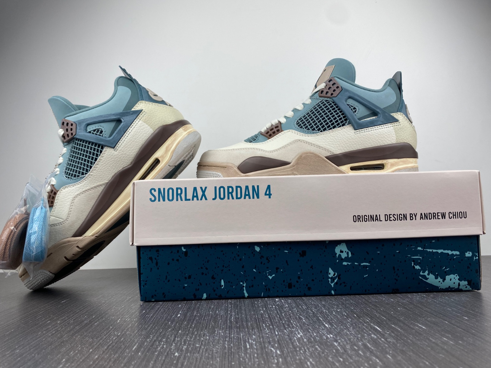 Air Jordan 4 Retro