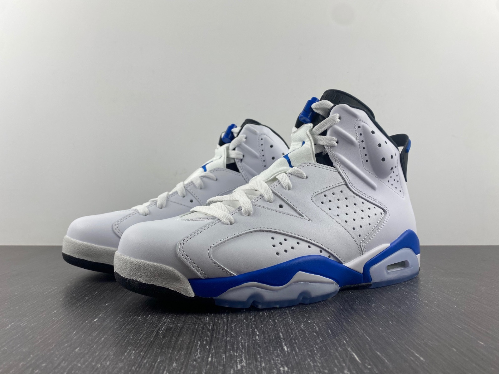 AIR JORDAN 6 RETRO