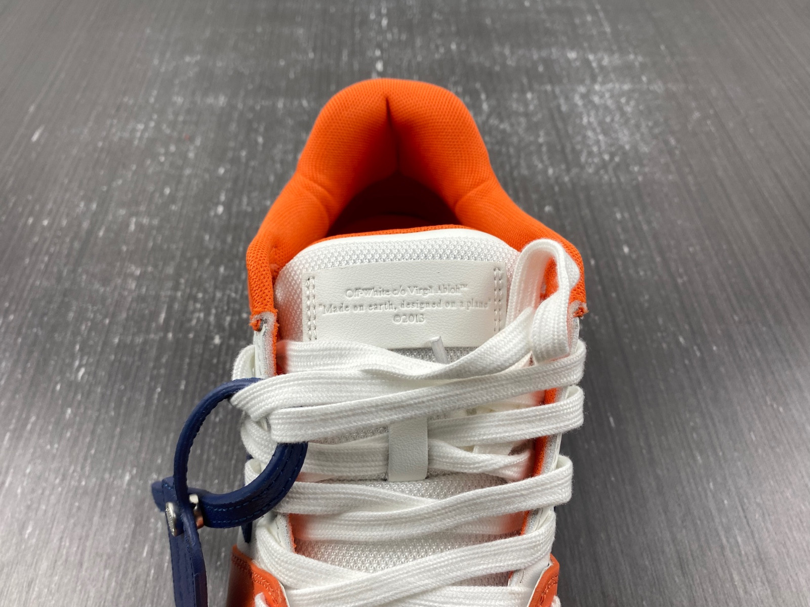 OF™ C/O VIRGIL ABLOH OUT OF OFFICE LOW-TOP LEATHER SNEAKERS ‘OOO“