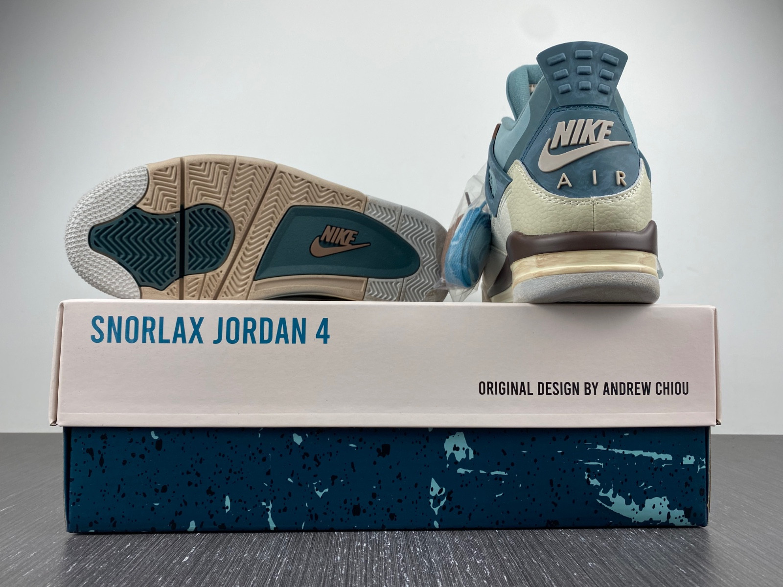 Air Jordan 4 Retro