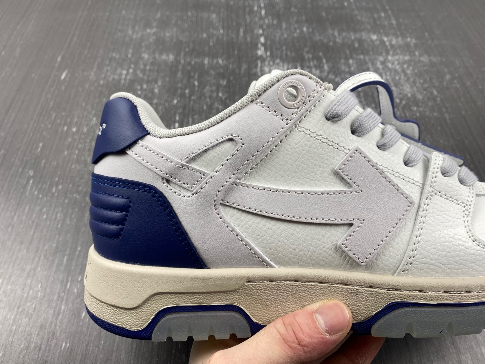 OF™ C/O VIRGIL ABLOH OUT OF OFFICE LOW-TOP LEATHER SNEAKERS ‘OOO“