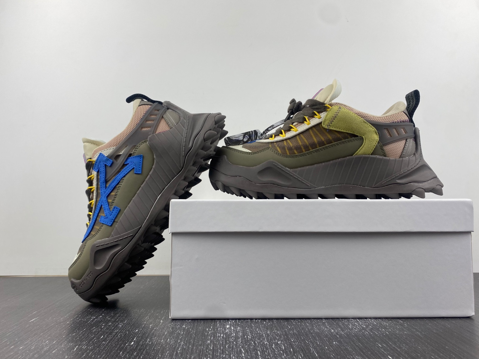 OF C/O ODSY-1000 SNEAKER