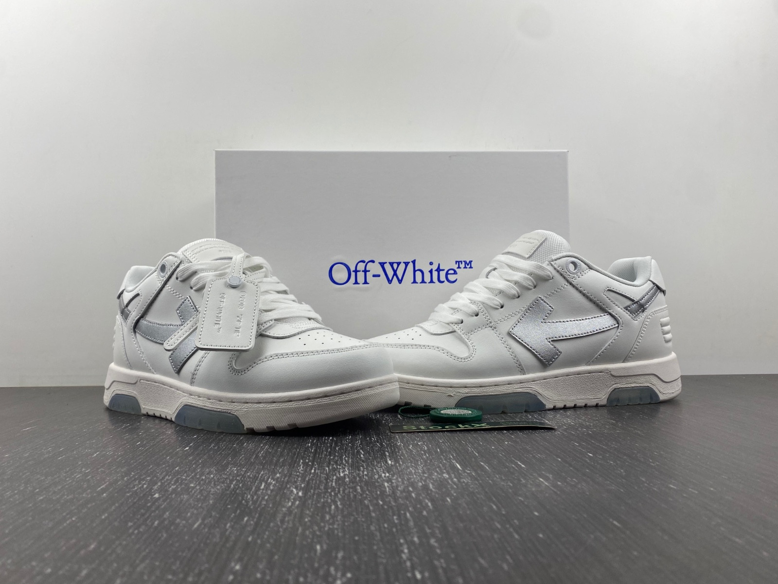 OF™ C/O VIRGIL ABLOH OUT OF OFFICE LOW-TOP LEATHER SNEAKERS ‘OOO“