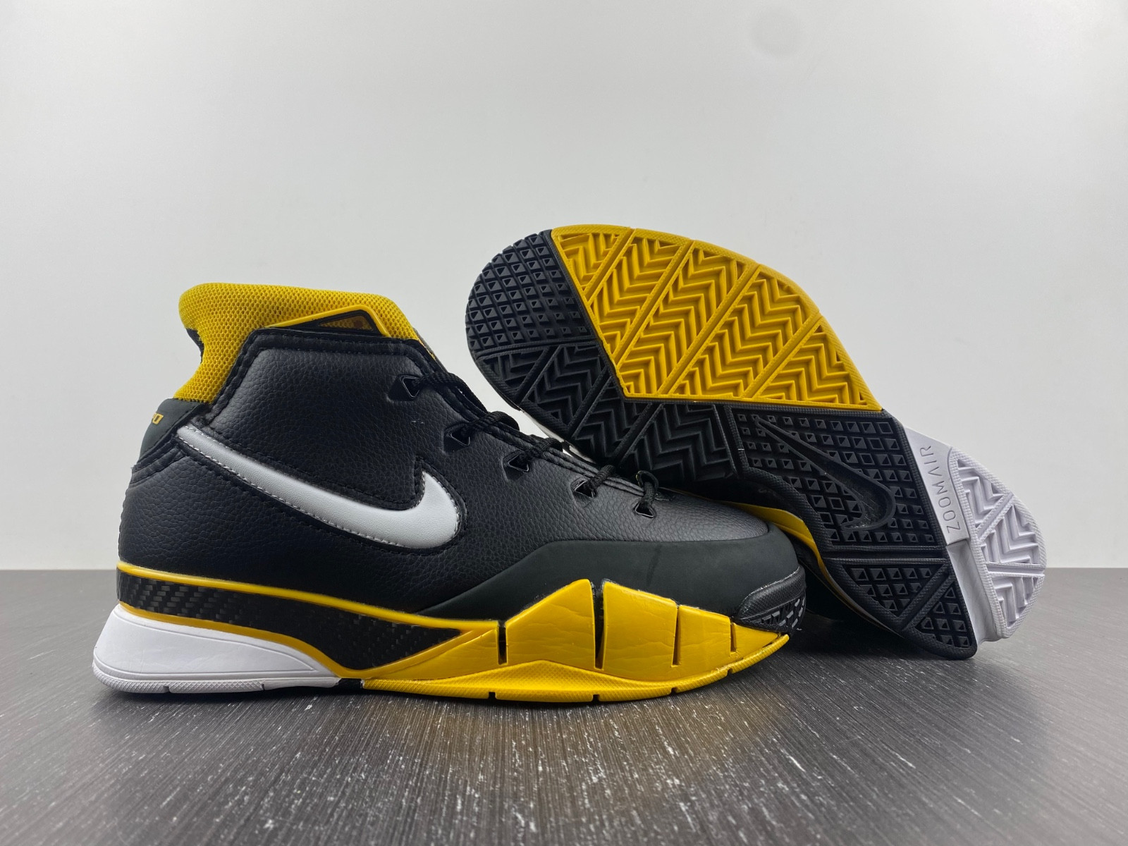 Nike ZOOM KOBE 1 PROTRO