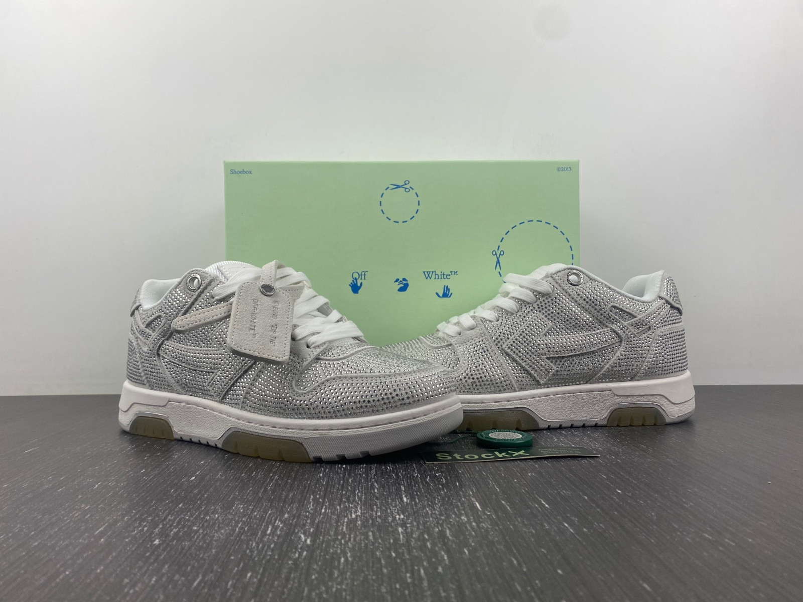 OF™ C/O VIRGIL ABLOH OUT OF OFFICE LOW-TOP LEATHER SNEAKERS ‘OOO“