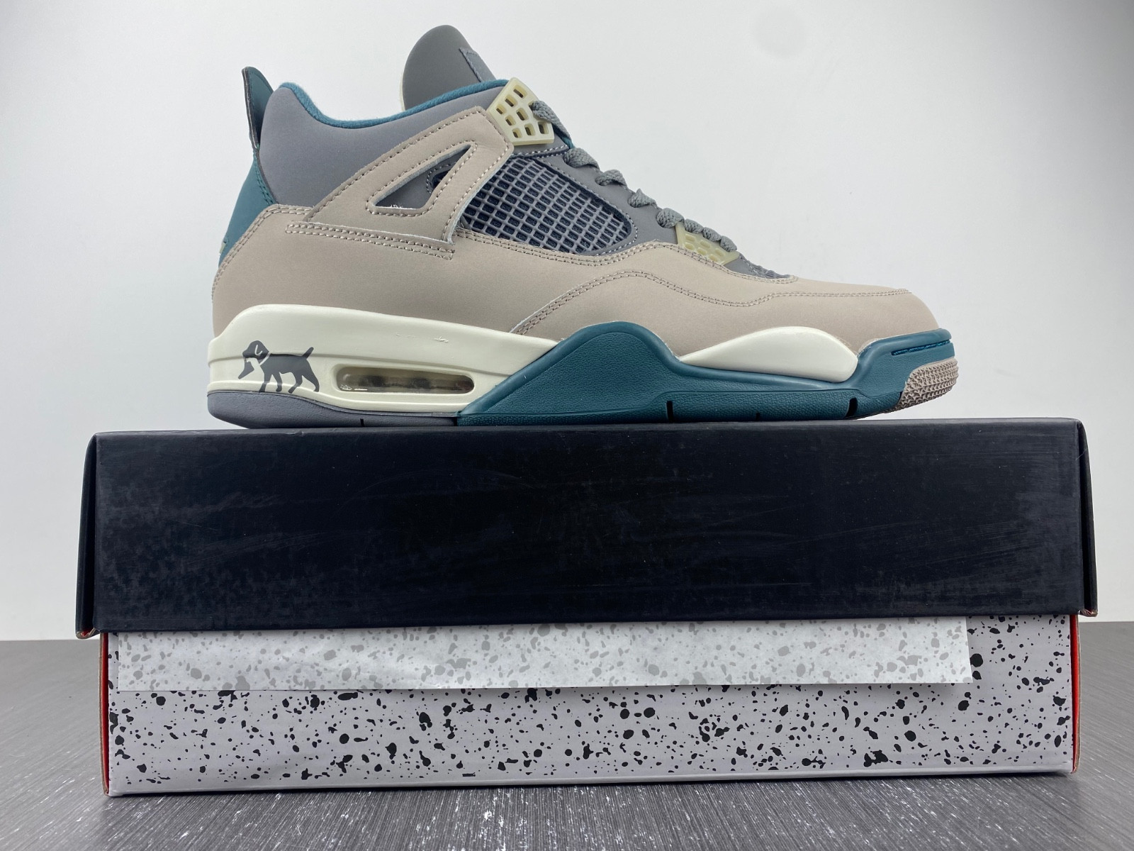 Air Jordan 4 Retro