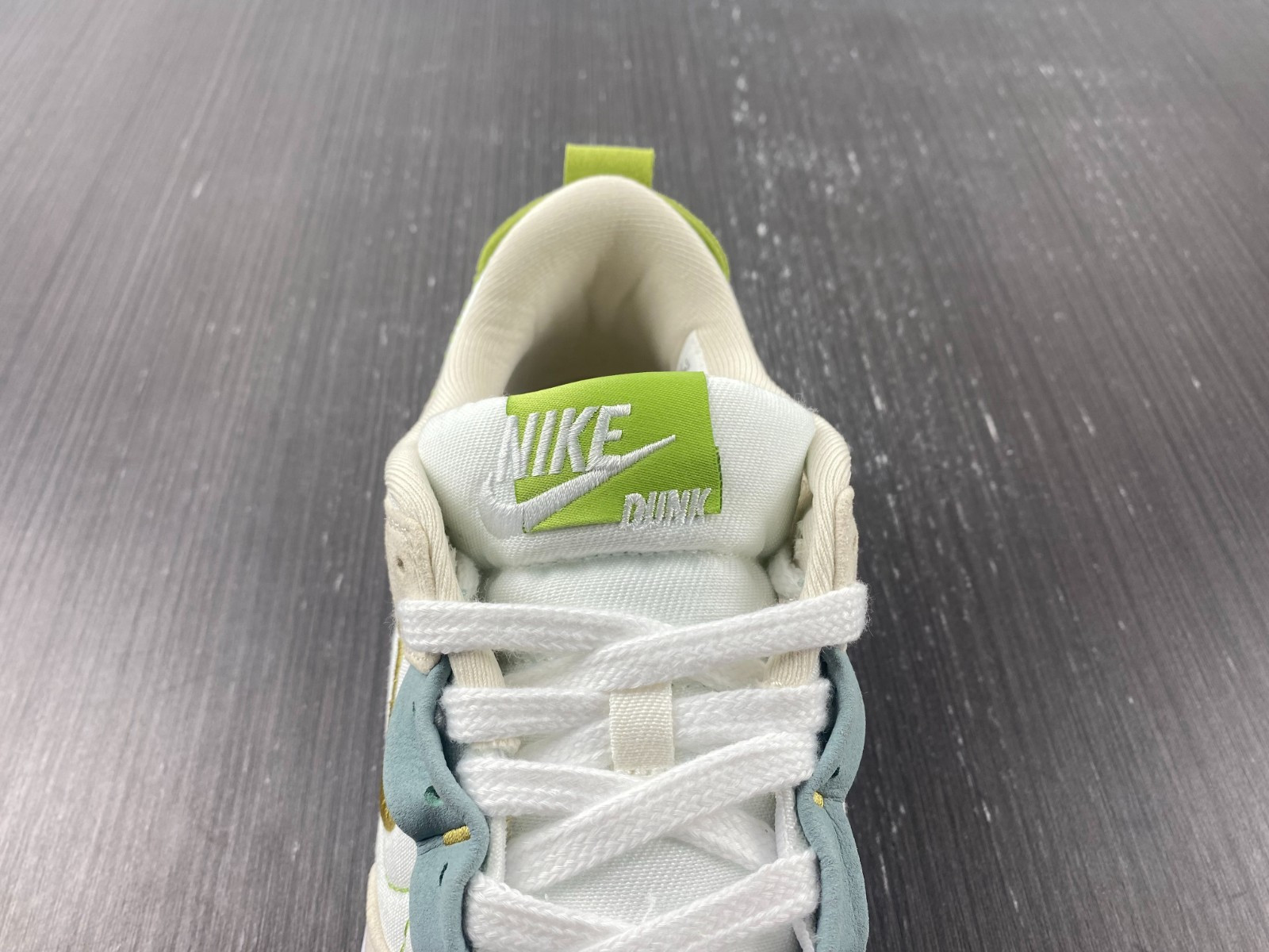 NIKE WMNS DUNK LOW DISRUPT 2