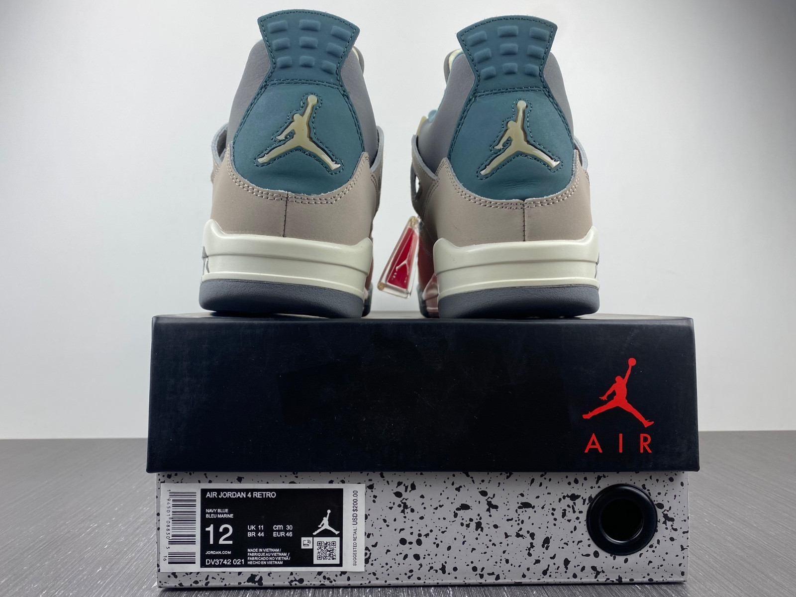 Air Jordan 4 Retro