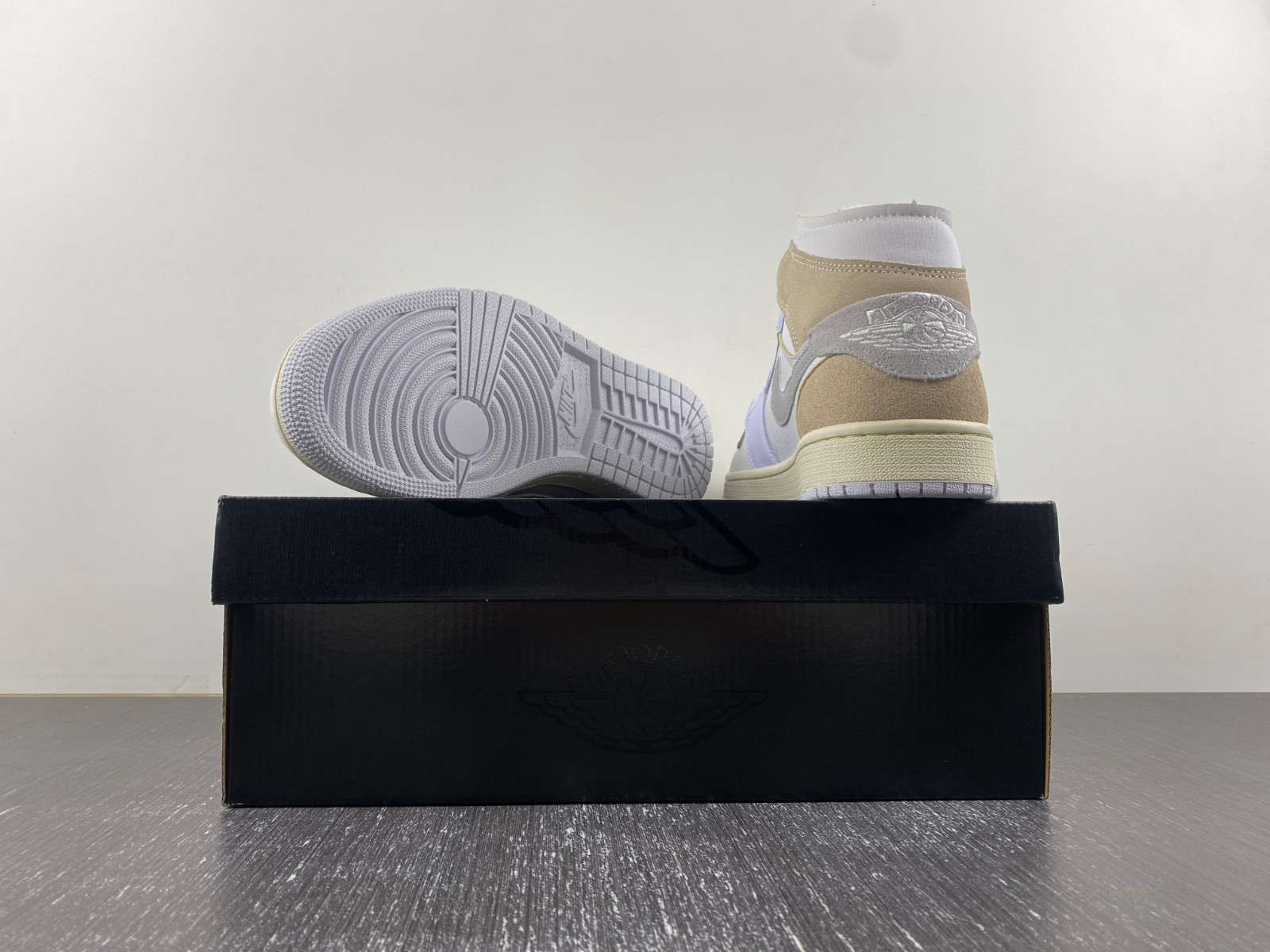 Air Jordan 1 Mid SE Craft 