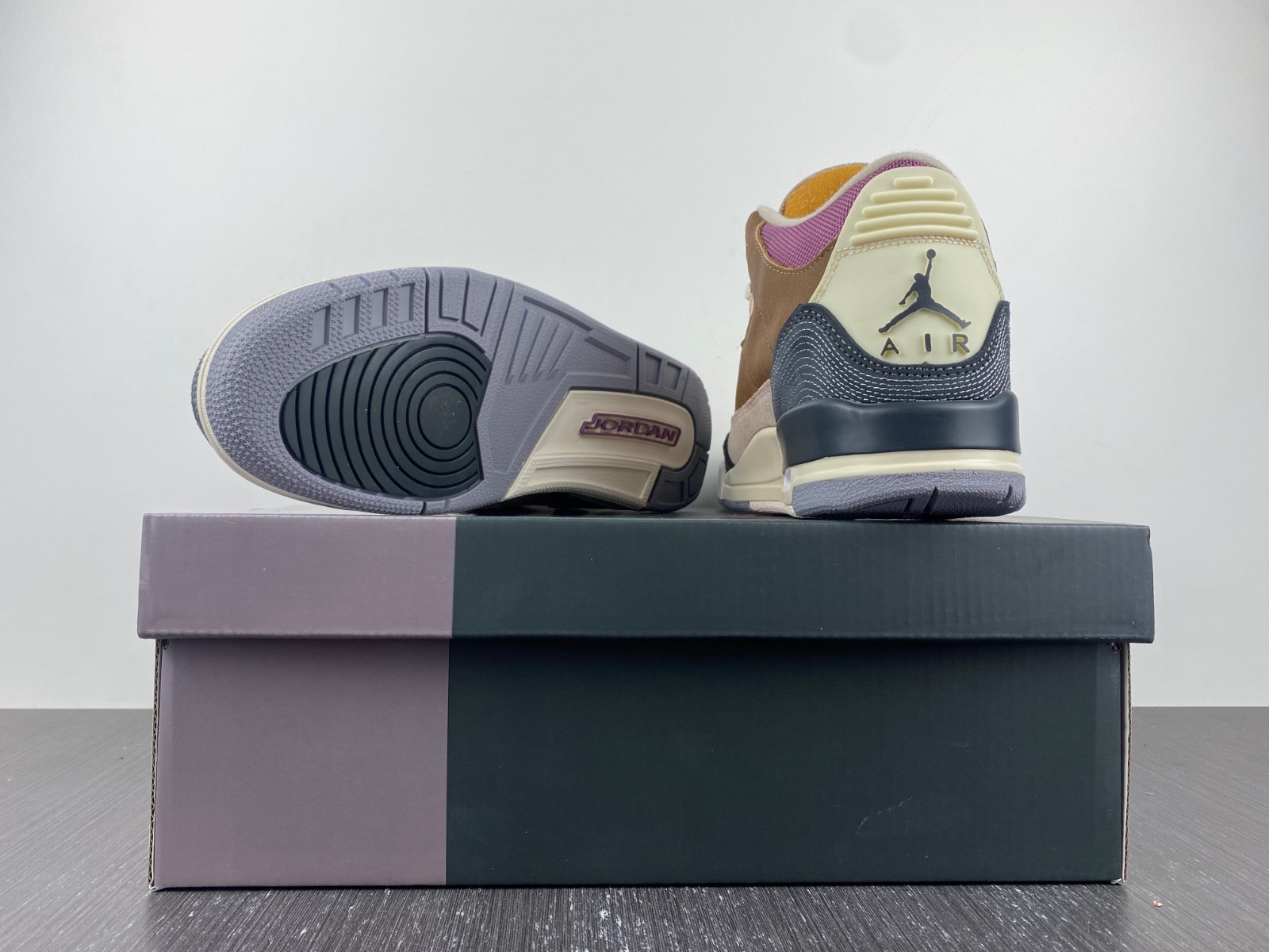 AIR JORDAN 3 WINTERIZED “ARCHAEO BROWN” DR8869-200