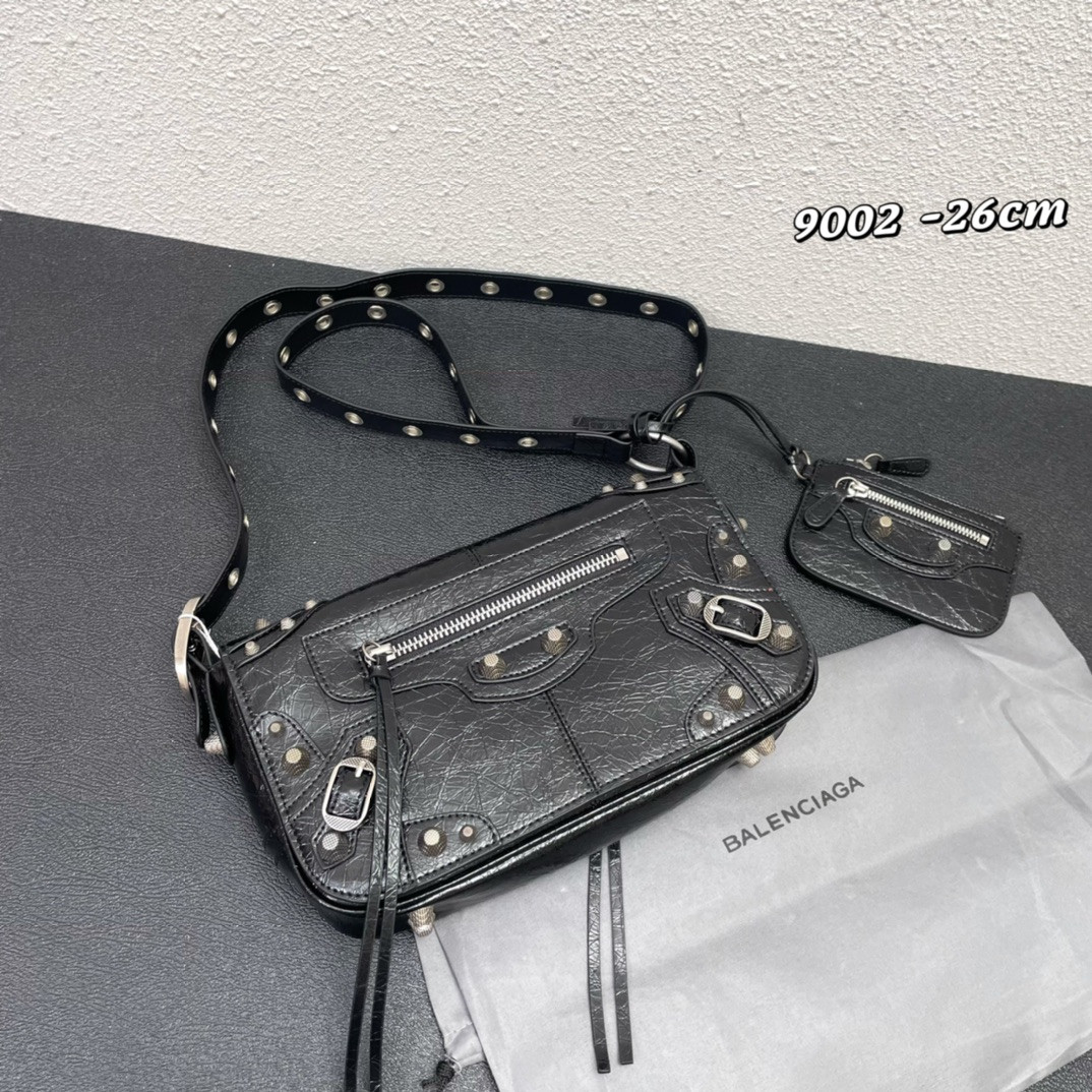 Ba*len*cia*ga purse