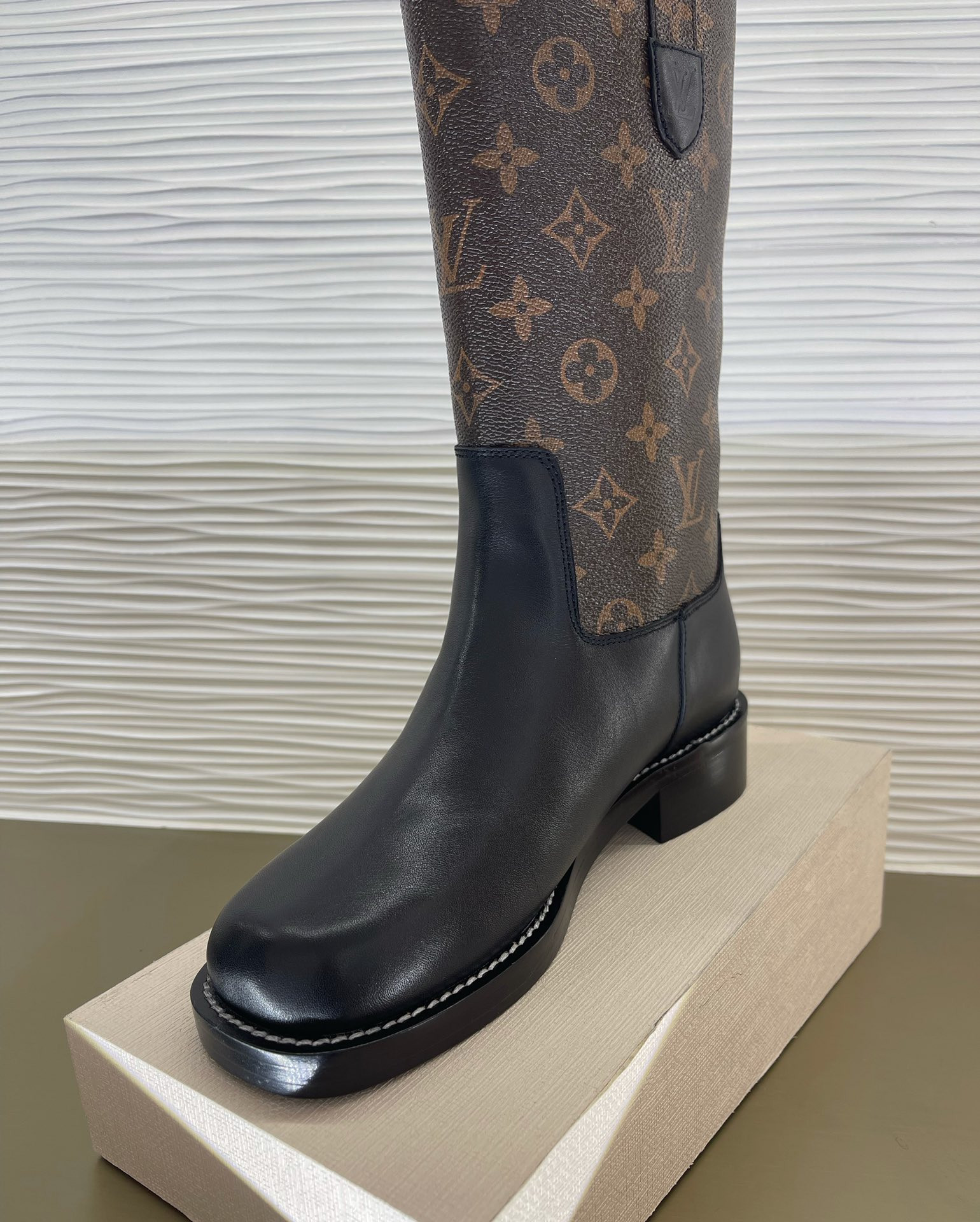 LVT BOOTS