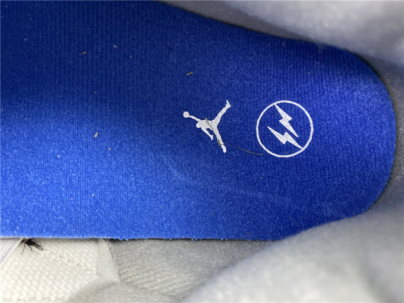 FRAGMENT DESIGN X AIR JORDAN 3 RETRO CT8532-040