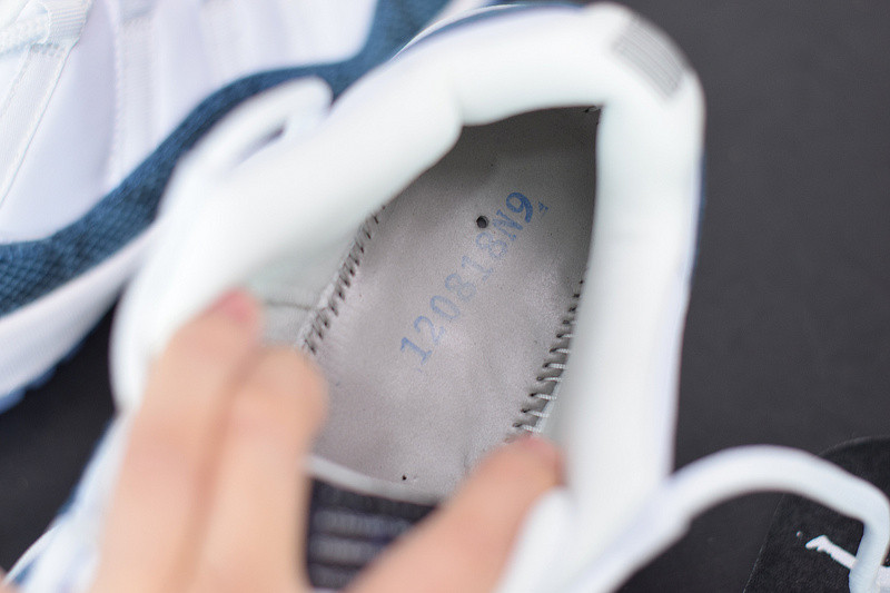 AIR JORDAN 11 RETRO LOW