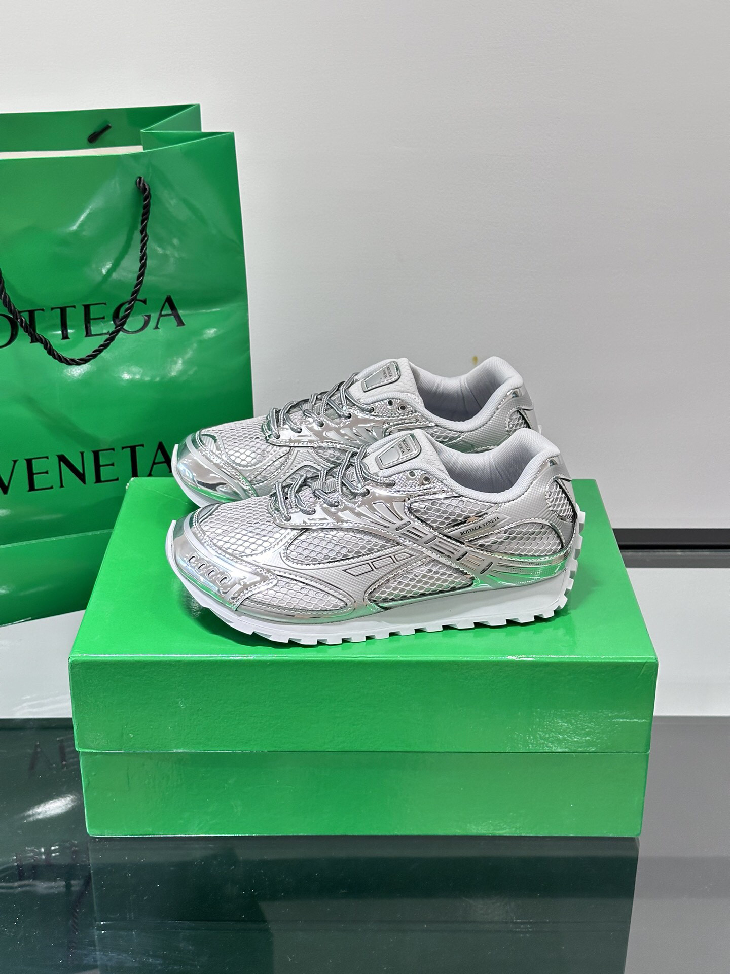 bo*te*ga Ve*ne*ta orbit sneaker