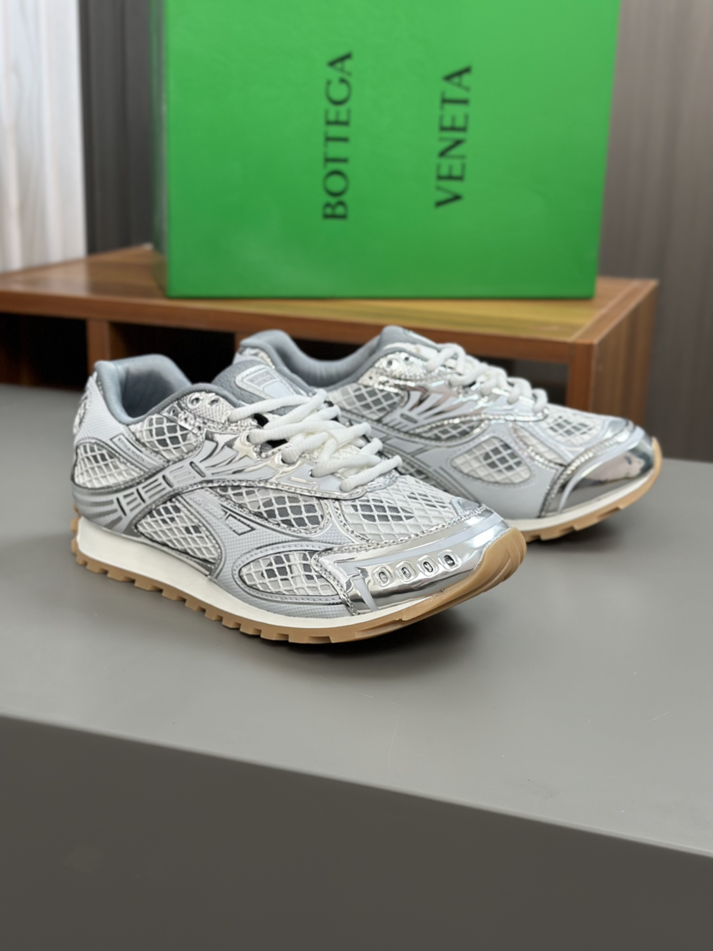 bo*te*ga Ve*ne*ta orbit sneaker