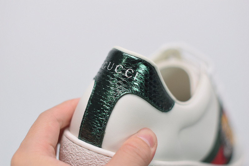 G*u*i ace embroidered low-top sneaker