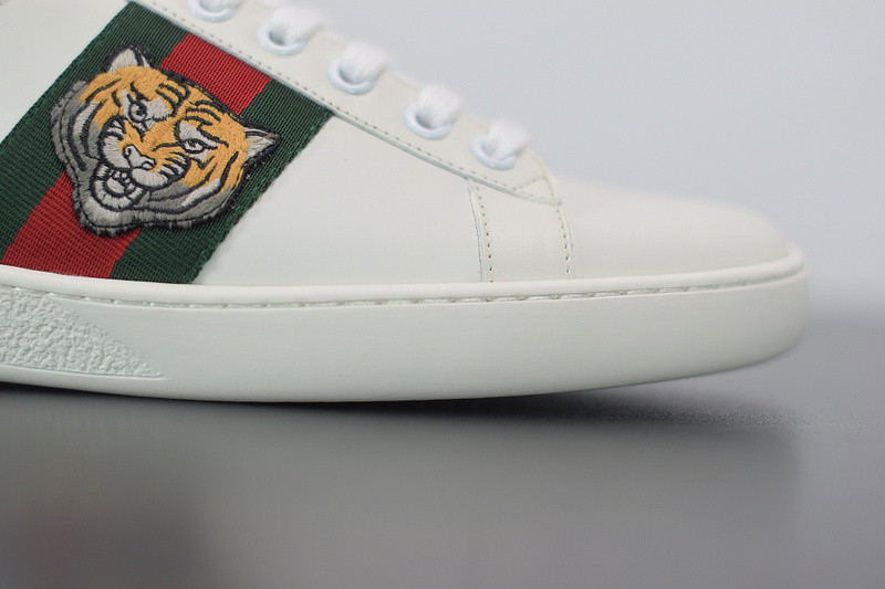 G*u*i ace embroidered low-top sneaker