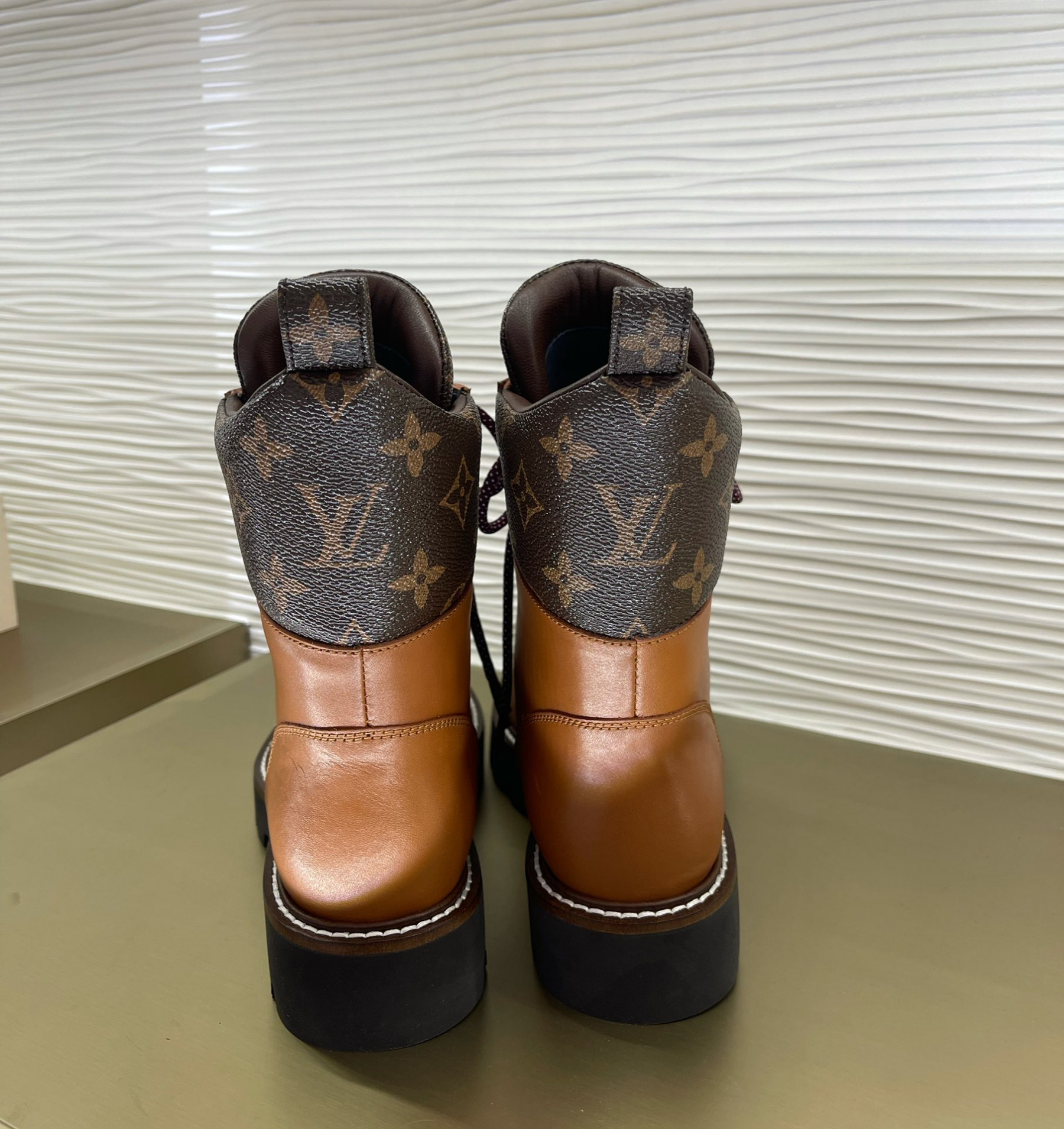 LVT BOOTS
