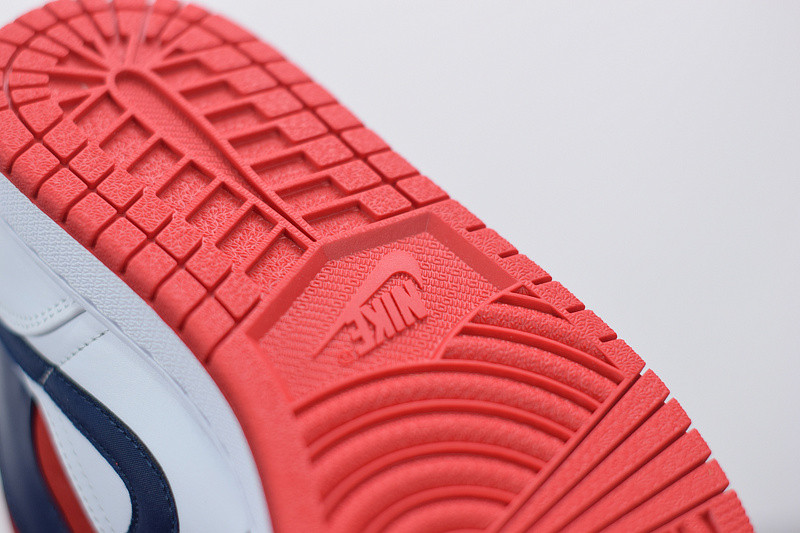 AIR JORDAN 1 MID SE 852542-104