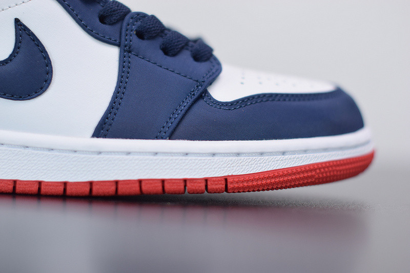 AIR JORDAN 1 MID SE 852542-104