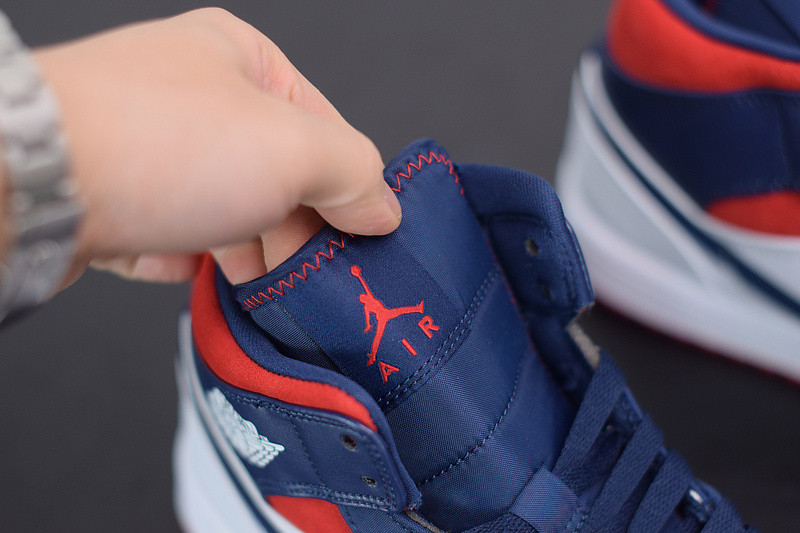 AIR JORDAN 1 MID SE 852542-104