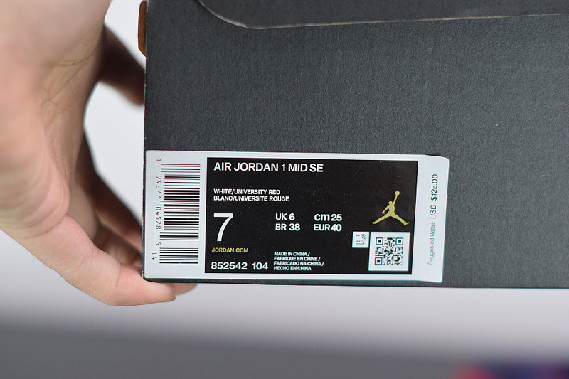 AIR JORDAN 1 MID SE 852542-104