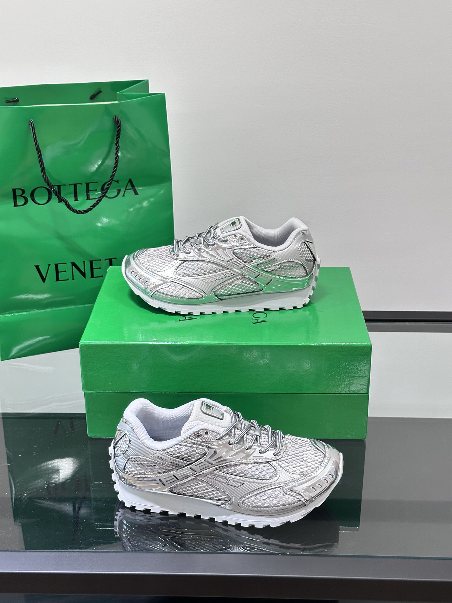 bo*te*ga Ve*ne*ta orbit sneaker