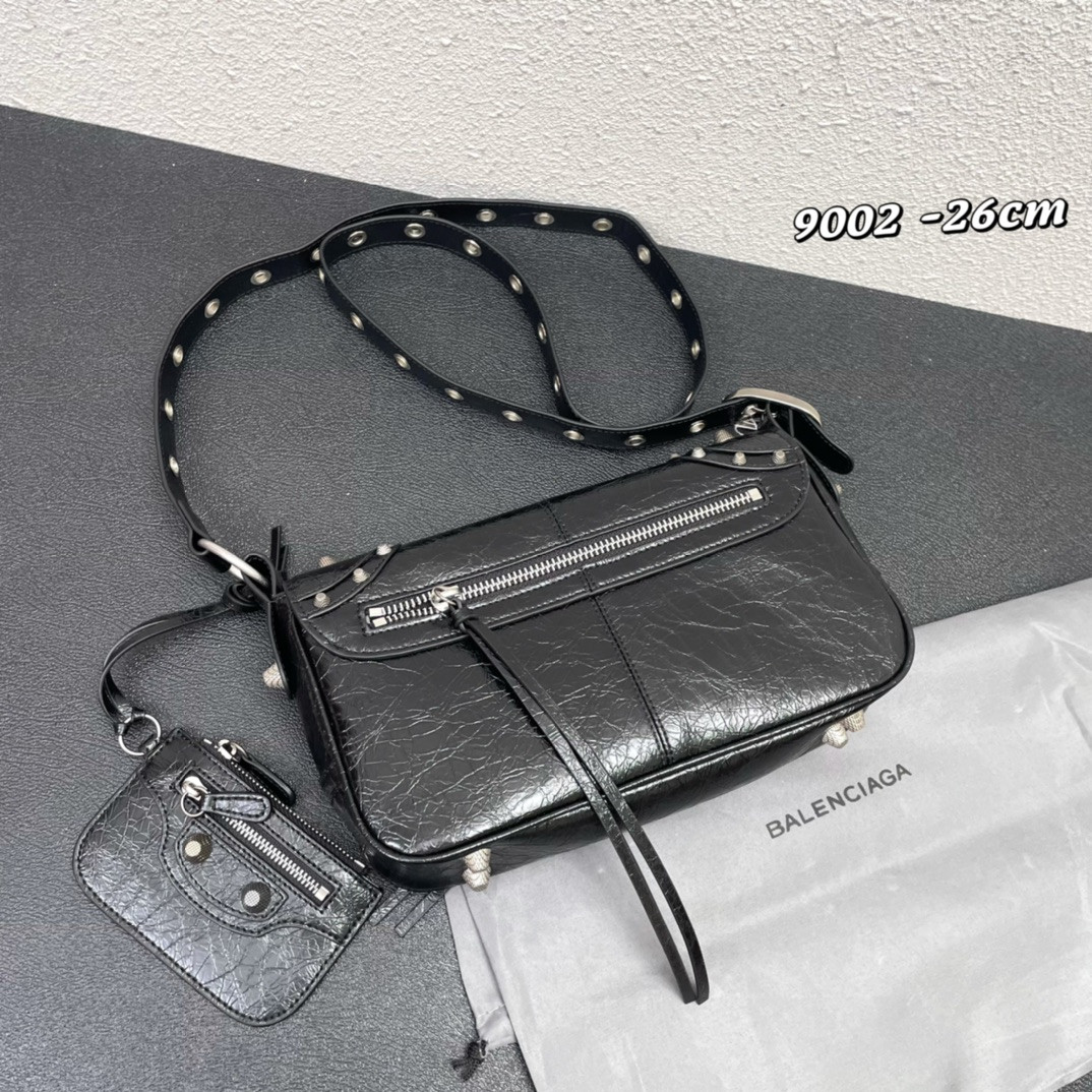 Ba*len*cia*ga purse