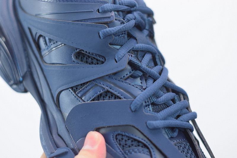 BC TRACK SNEAKER