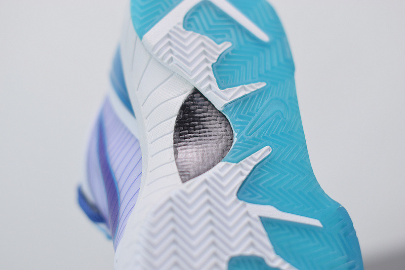 ZOOM KOBE 4 PROTRO DRAFT DAY AV6339-100