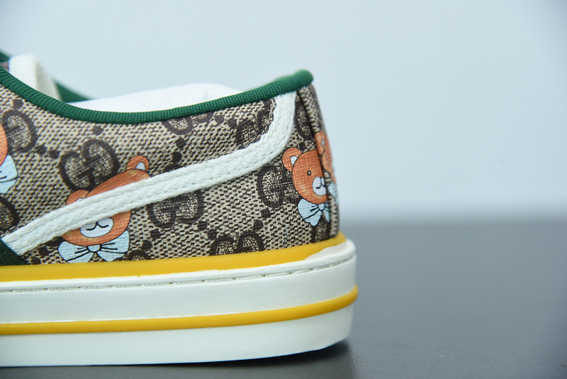 G*u*i sneaker