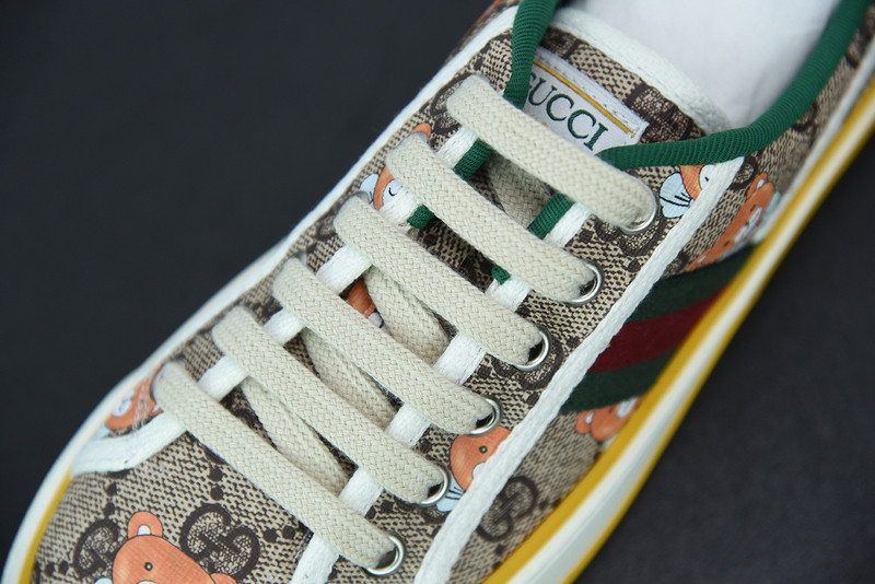 G*u*i sneaker