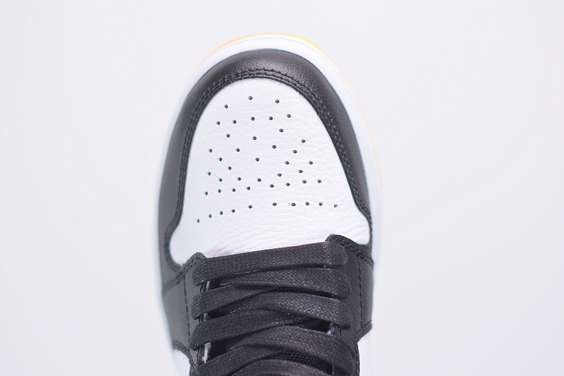 AIR JORDAN 1 MID LASER ORANGE BLACK CV5276-107