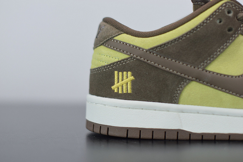 NIKE SB DUNK LOW BQ6817-700