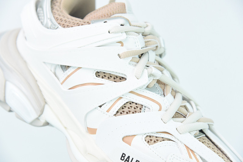 BC TRACK SNEAKER