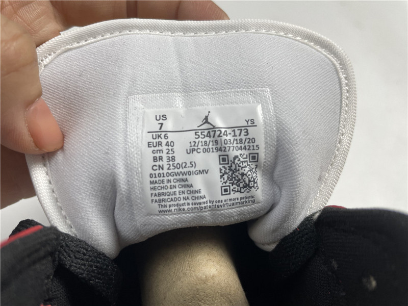 AIR JORDAN 1 MID CHICAGO (2020) 554724-173