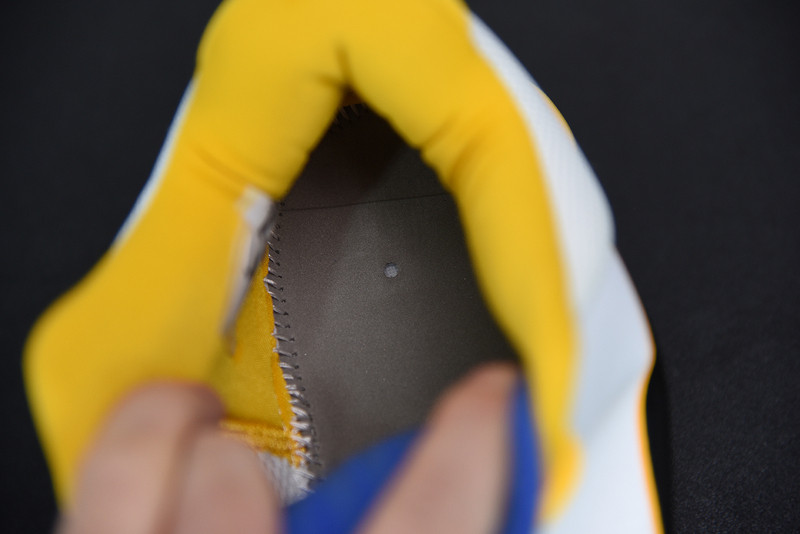 NIKE ZOOM KOBE 5 WHITE BLACK YELLOW 386430-104