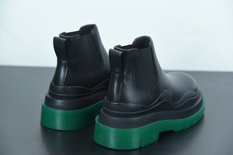 BOTTEGA VENETA SNEAKER