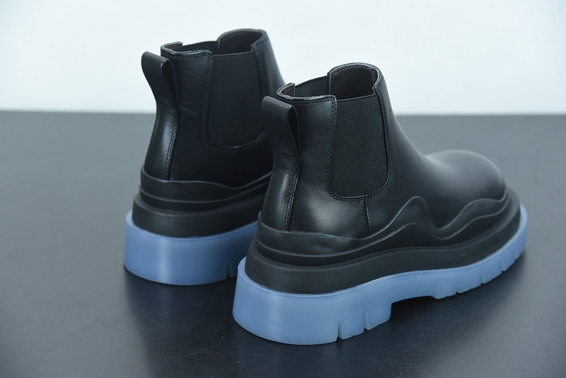 BOTTEGA VENETA SNEAKER