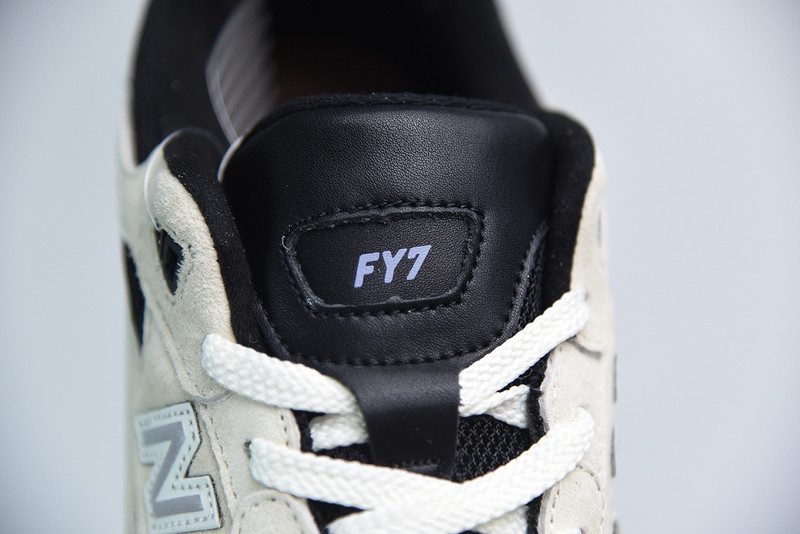 NEW BALANCE M992 M992YN2