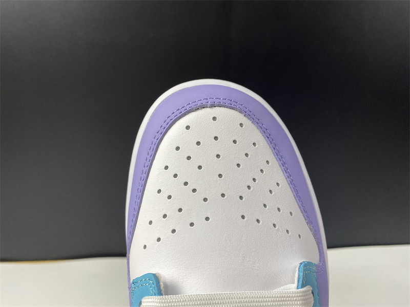 NIKE SB DUNK LOW “EASTER” DD1872-100