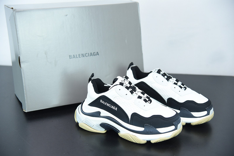 BC TRIPLE S TRAINER  536737 W09OM 9073