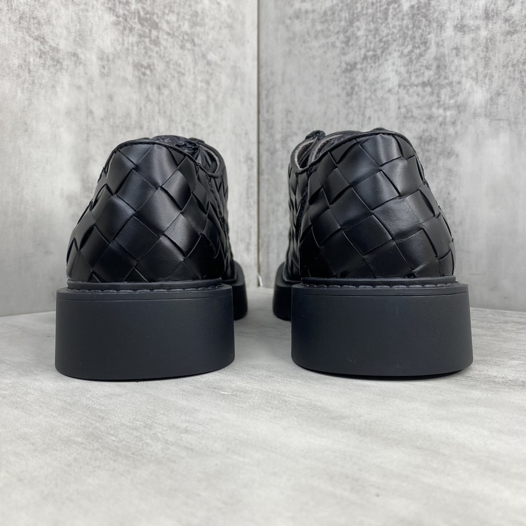 bo*te*ga Ve*ne*ta sneaker