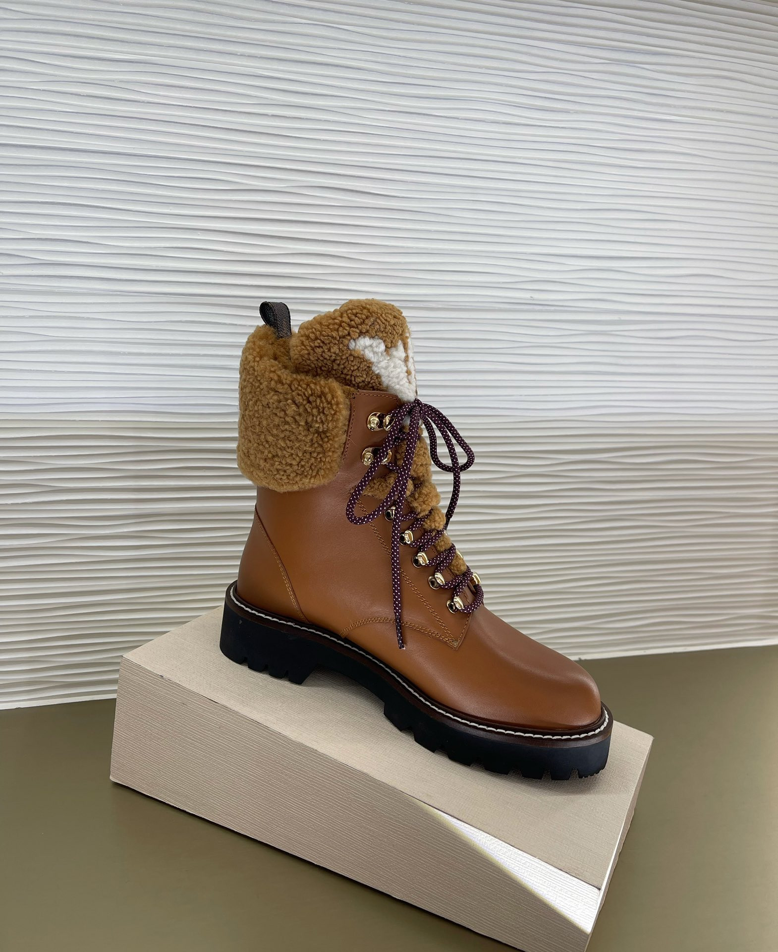 LVT BOOTS