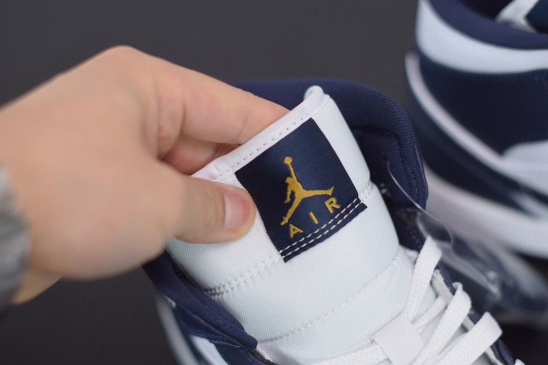 AIR JORDAN 1 MID WHITE METALLIC GOLD OBSIDIAN 554724-174