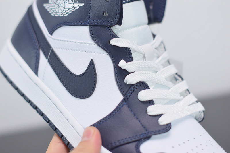 AIR JORDAN 1 MID WHITE METALLIC GOLD OBSIDIAN 554724-174