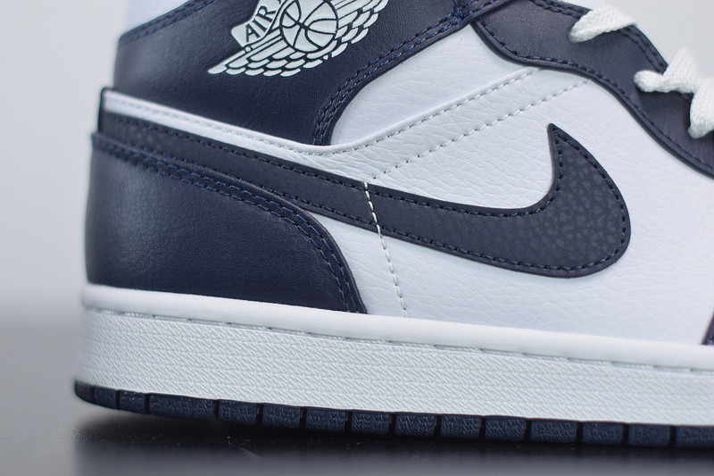 AIR JORDAN 1 MID WHITE METALLIC GOLD OBSIDIAN 554724-174