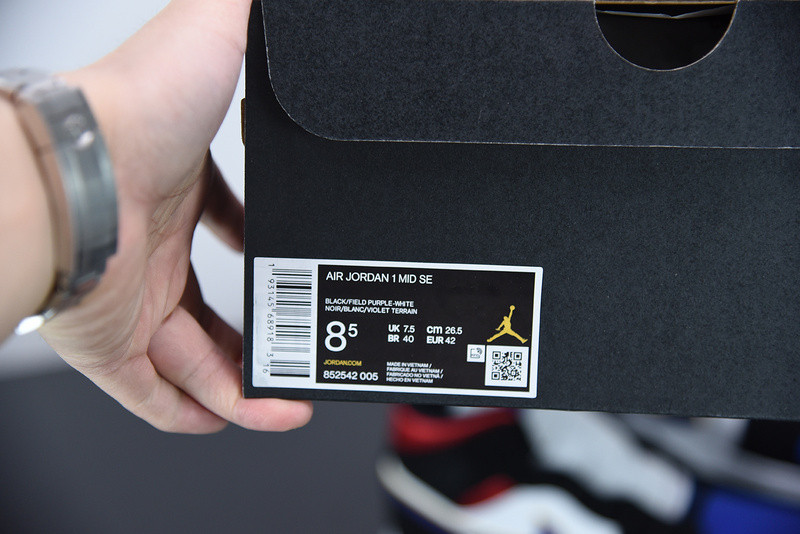 AIR JORDAN 1 MID LAKERS TOP 3 852542-005